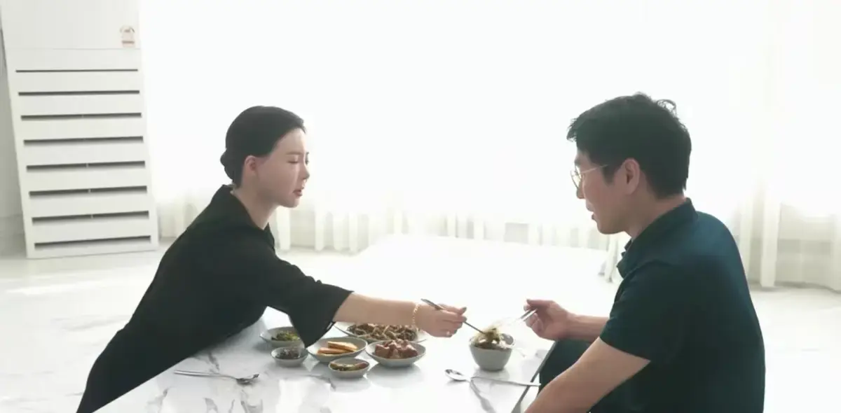 《50岁继母的诱惑》在线观看-4K高清未删减中文版-免费无广告看全集-50岁继母的诱惑