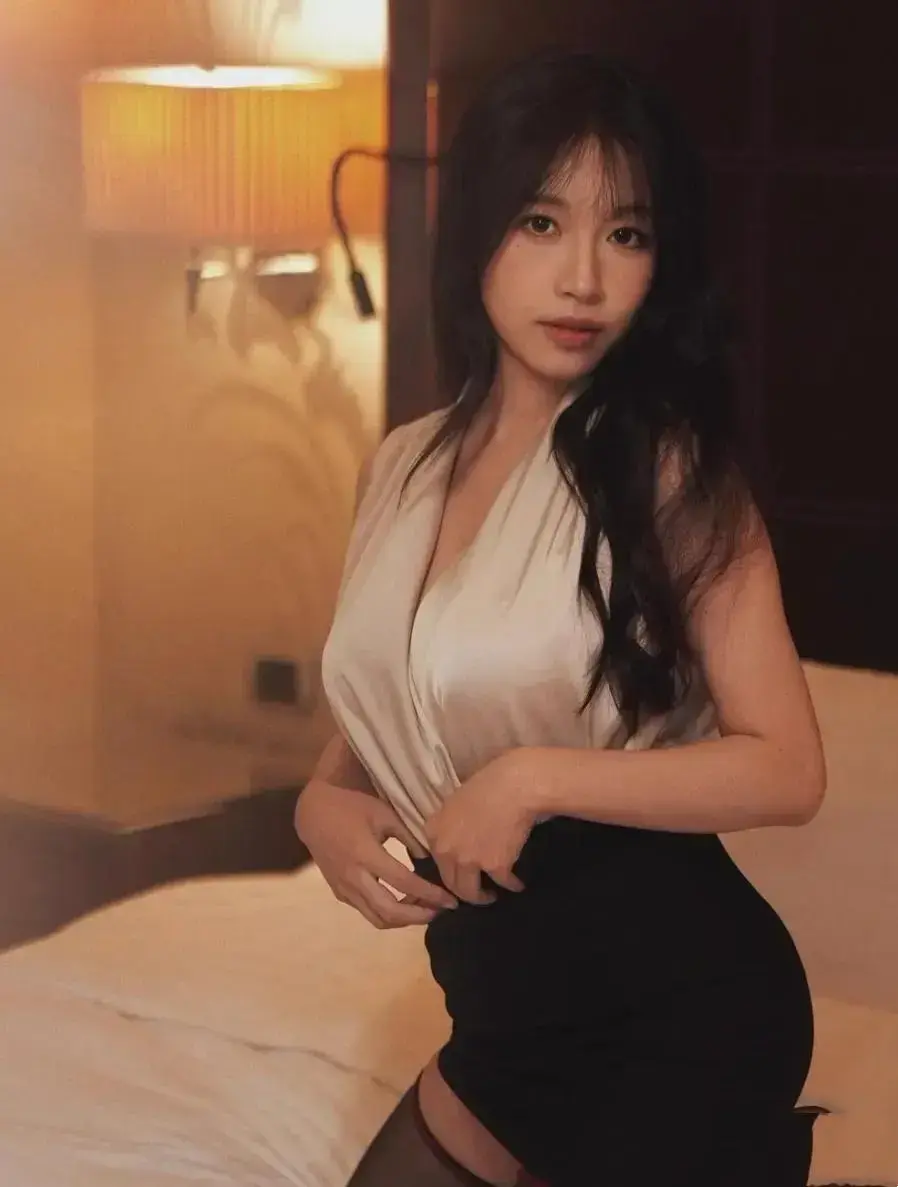 《小凤新婚》全集完整版在线免费放送-小凤新婚纯净版无植入无弹窗-免登录免排队极速秒存高清直链秒播放