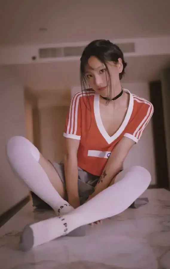 刘玥合集完整版资源-刘玥单挑三黑经典合集HD高清观看-海外留学生人气作品免费在线播放